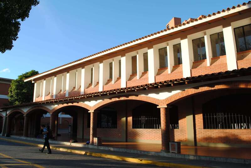 Los Arcos instalaciones