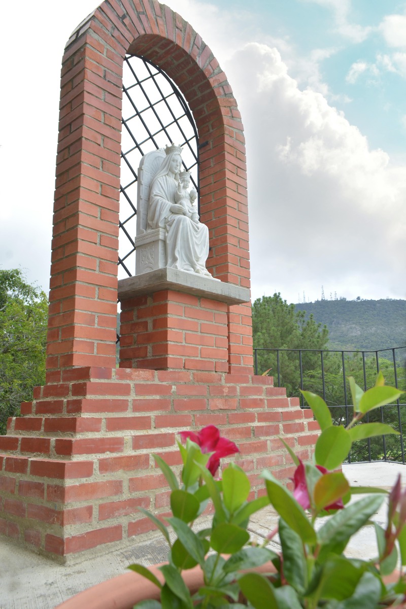 Los Arcos instalaciones