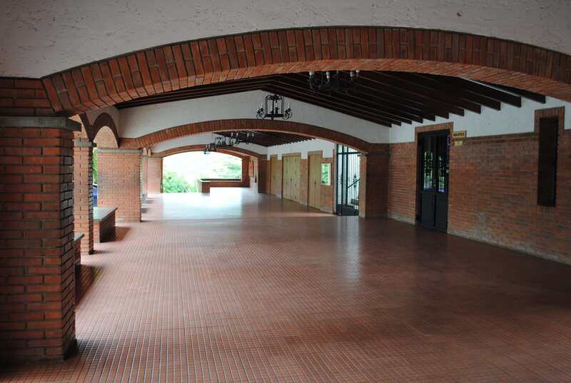 Los Arcos instalaciones