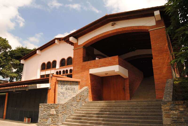 Los Arcos instalaciones